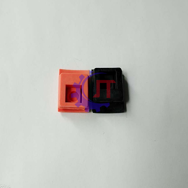 200000893 Protokoller Gummi für ABB Motorbürste Rot und Schwarz L20 x W15 x H8 mm